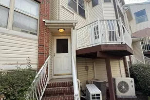 730 Harbortown Blvd, Perth Amboy, NJ 08861 - Photo 2