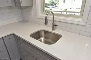 7 Bergen St, Westwood, NJ 07675 - Photo 12