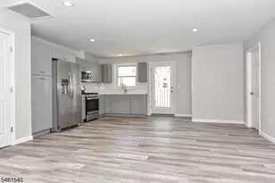 7 Bergen St, Westwood, NJ 07675 - Photo 10