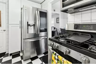 609B Arnett St, Elizabeth, NJ 07202 - Photo 12