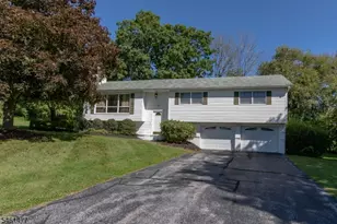 28 Elizabeth Dr, Wantage, NJ 07461 - Photo 1