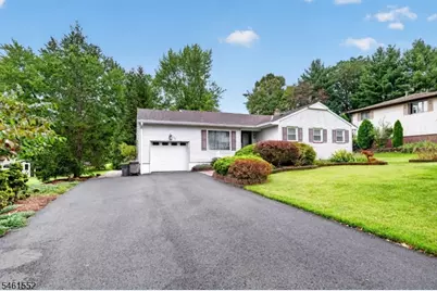 25 Normandy Dr, Wayne, NJ 07470 - Photo 2