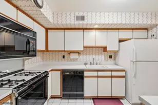 10 Matthew Rd, Wayne, NJ 07470 - Photo 12