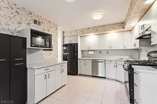 108 Saratoga Square, Wayne Twp., NJ 07470 - Photo 8