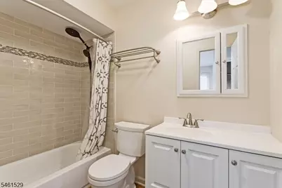 108 Saratoga Sq, Wayne Twp., NJ 07470 - Photo 20