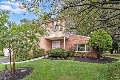 108 Saratoga Sq, Wayne Twp., NJ 07470 - Photo 2