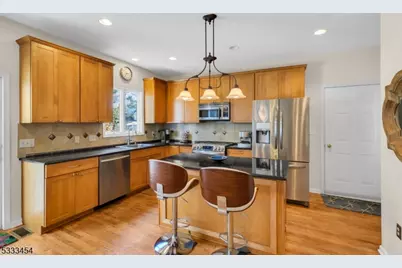 320 Ridge Blvd, Franklin Township, NJ 08540 - Photo 12