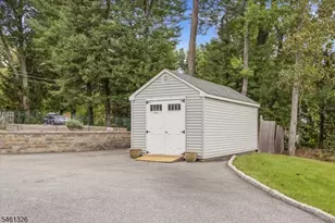 677 Canistear Rd, Vernon, NJ 07422 - Photo 30