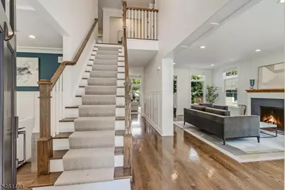 54 Oakridge Rd, Verona, NJ 07044 - Photo 2