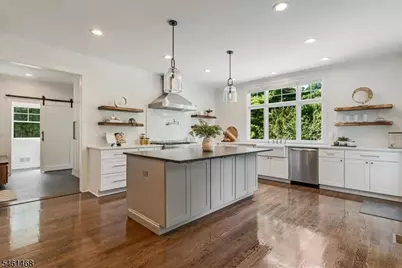 54 Oakridge Rd, Verona, NJ 07044 - Photo 14