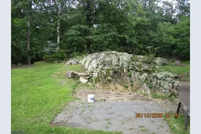 4 Mohawk Trl, Hopatcong, NJ 07821 - Photo 10