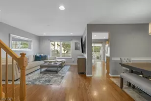 47 Mayflower Dr, Bernards Township, NJ 07920 - Photo 4