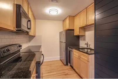 1926 Long Hill Rd #1, Long Hill Township, NJ 07946 - Photo 4