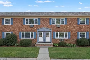 39 Wedgewood Dr, Verona, NJ 07044 - Photo 2