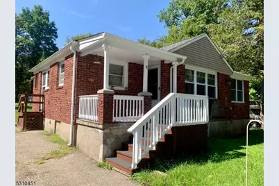 8 Lakeland Dr, Hopatcong, NJ 07843 - Photo 2