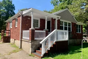 8 Lakeland Dr, Hopatcong, NJ 07843 - Photo 2