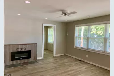 8 Lakeland Dr, Hopatcong, NJ 07843 - Photo 6