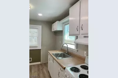 8 Lakeland Dr, Hopatcong, NJ 07843 - Photo 14