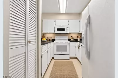 19 Plauderville Ave #208, Garfield, NJ 07026 - Photo 6