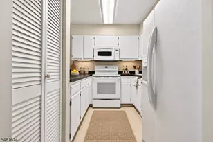 19 Plauderville Ave, Garfield, NJ 07026 - Photo 6