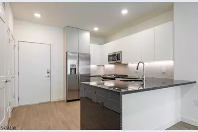 558 Market St #208, Newark, NJ 07105 - Photo 4