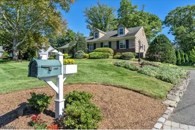 1407 Chapel Hill Rd, Mountainside, NJ 07092 - Photo 2