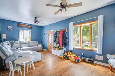 8 Pallant Ave, Linden, NJ 07036 - Photo 4