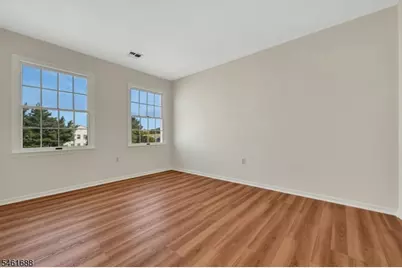 105 Quartz Ln, Paterson, NJ 07501 - Photo 16
