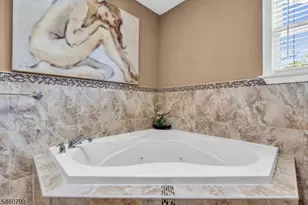 576 Richfield Ave, Kenilworth, NJ 07033 - Photo 20