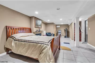 576 Richfield Ave, Kenilworth, NJ 07033 - Photo 32