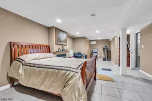 576 Richfield Ave, Kenilworth, NJ 07033 - Photo 32