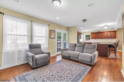 576 Richfield Ave, Kenilworth, NJ 07033 - Photo 16