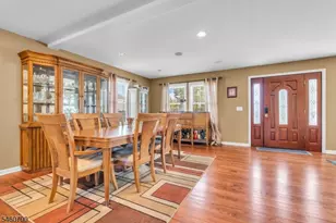 576 Richfield Ave, Kenilworth, NJ 07033 - Photo 4
