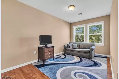 576 Richfield Ave, Kenilworth, NJ 07033 - Photo 26