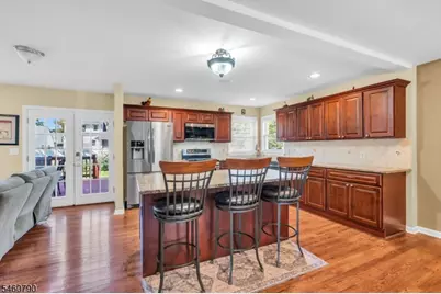 576 Richfield Ave, Kenilworth, NJ 07033 - Photo 8