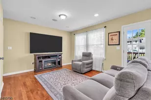 576 Richfield Ave, Kenilworth, NJ 07033 - Photo 14