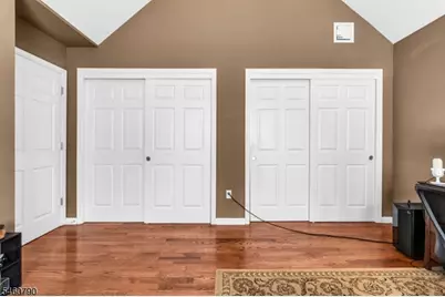 576 Richfield Ave, Kenilworth, NJ 07033 - Photo 30