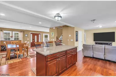 576 Richfield Ave, Kenilworth, NJ 07033 - Photo 12