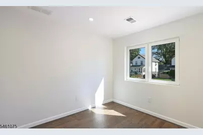13 Columbus Ave, Edison Twp., NJ 08817 - Photo 14