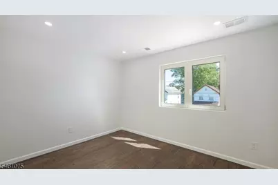 13 Columbus Ave, Edison Twp., NJ 08817 - Photo 24