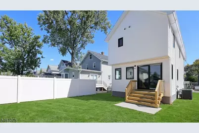 13 Columbus Ave, Edison Twp., NJ 08817 - Photo 32