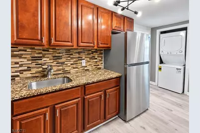 1922 Barnett St, Rahway, NJ 07065 - Photo 4