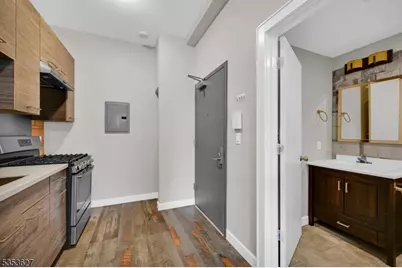 180 Spring St #203, Newton, NJ 07860 - Photo 4