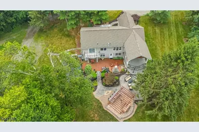 1 Evergreen Dr, Chester, NJ 07930 - Photo 8