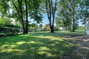 15 Jocelyn Pl, Pequannock Township, NJ 07444 - Photo 4