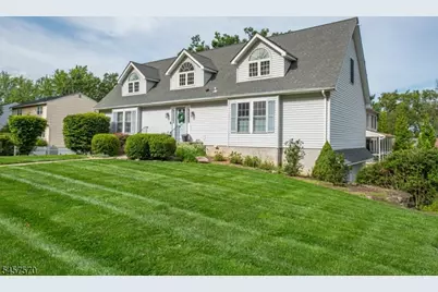 82 N Belair Ave, Hanover Township, NJ 07927 - Photo 2