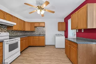 24 Presidential Dr, Washington Boro, NJ 07882 - Photo 6