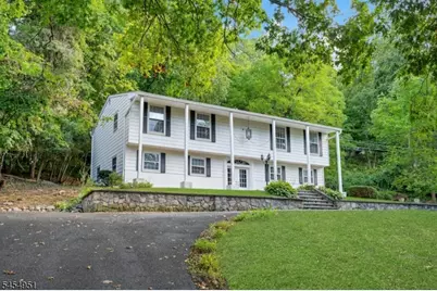26 Scenic Dr, Hardyston Township, NJ 07419 - Photo 2