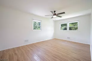 31 Harwood Pl, Wayne, NJ 07470 - Photo 18