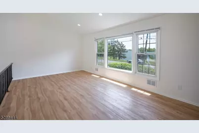31 Harwood Pl, Wayne, NJ 07470 - Photo 10